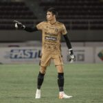 Kiper Cukup cerdik dari awal pemain Bali FC berhadapan Dengan Vietnam pertahanan tidak gol