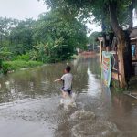 Banjir di Saat Hujan Dikampung Kosambi RT/RW 03/02 Desa Cibadak Kec.Cikupa di Duga Kurang diperhatikan oleh pihak-pihak terkait