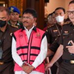 Amin Rais : Nah peristiwa Johnny G Plate bisa menjadi gerbang lebar buat membongkar juga korupsinya 'konco-konco'-nya Pak Jokowi.